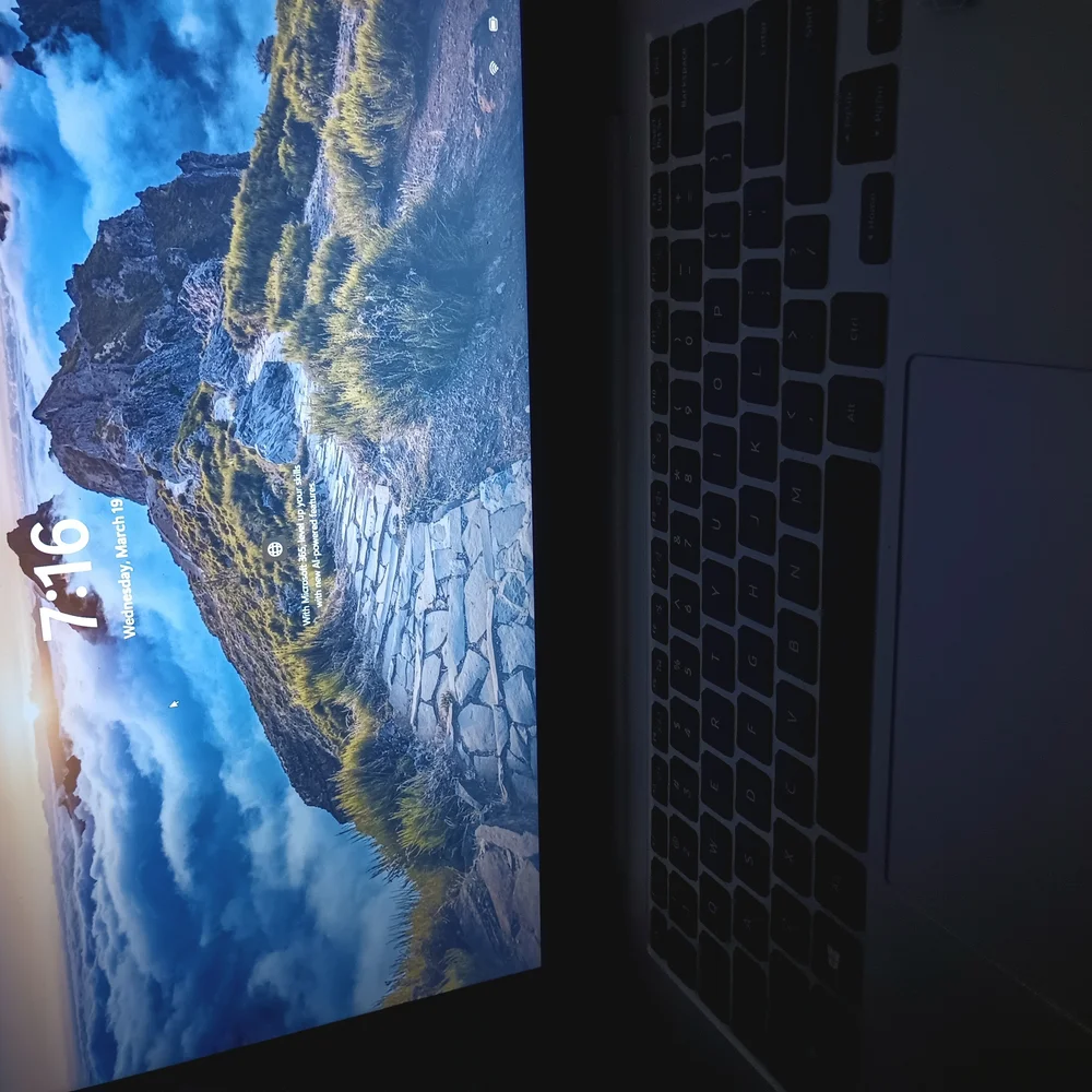 Samsung Gray Laptop with Advanced Features